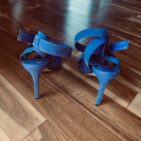 BCBG Circus heeled sandal - size 6 - Picture 4 of 6